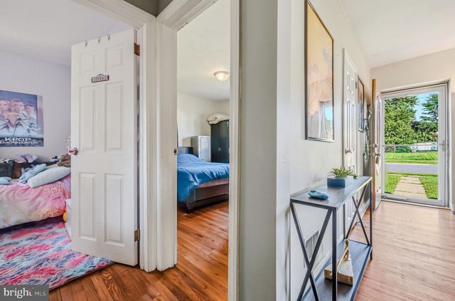 2304 HENLOPEN AVE, Wilmington, DE 19804