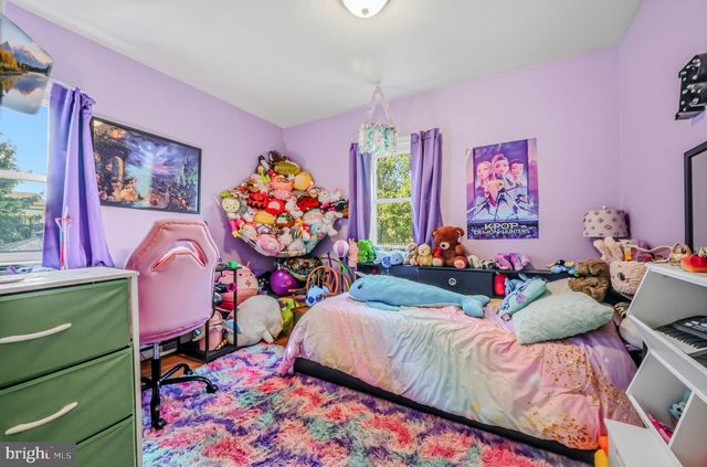 2304 HENLOPEN AVE, Wilmington, DE 19804