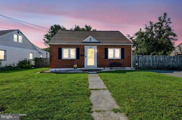 2304 HENLOPEN AVE, Wilmington, DE 19804