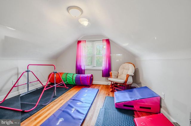 2304 HENLOPEN AVE, Wilmington, DE 19804