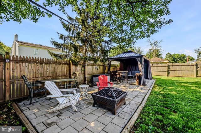 2304 HENLOPEN AVE, Wilmington, DE 19804