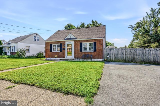 2304 HENLOPEN AVE, Wilmington, DE 19804