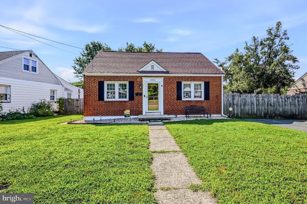 2304 HENLOPEN AVE, Wilmington, DE 19804