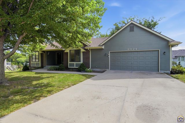 6024 SW 40th Ter, Topeka, KS 66610
