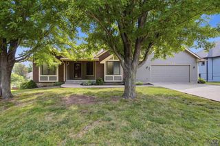 6024 SW 40th Ter, Topeka, KS 66610