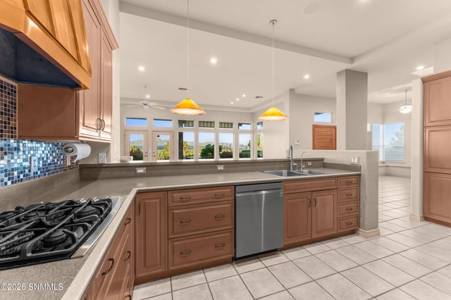 6884 Via Emma, Las Cruces, NM 88007