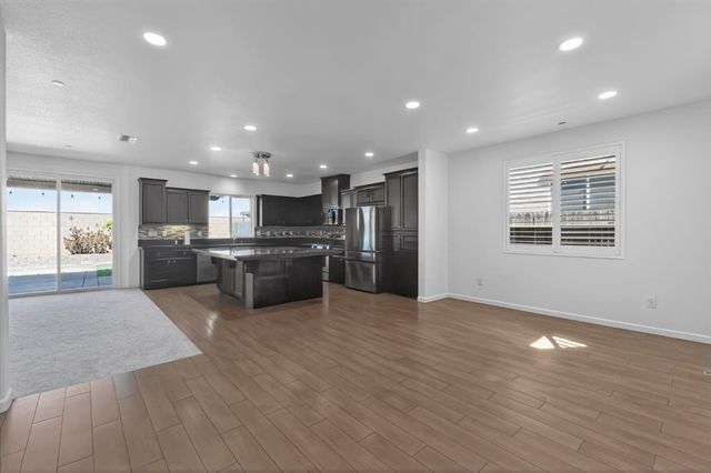 4076 Branigan Lake Way, Rancho Cordova, CA 95742