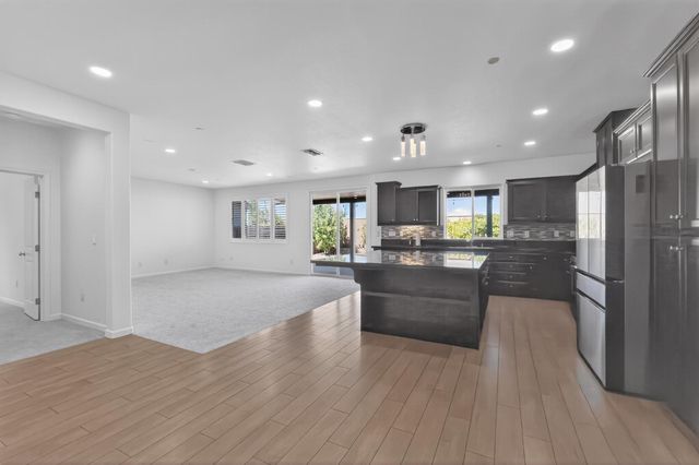 4076 Branigan Lake Way, Rancho Cordova, CA 95742