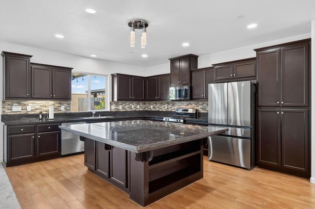 4076 Branigan Lake Way, Rancho Cordova, CA 95742