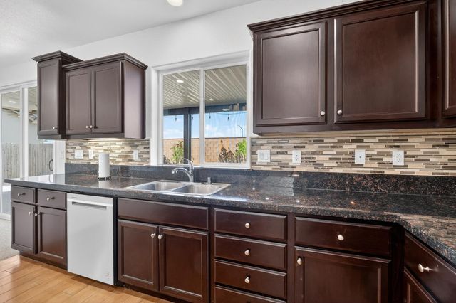 4076 Branigan Lake Way, Rancho Cordova, CA 95742