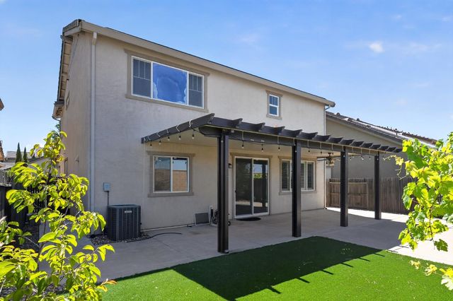 4076 Branigan Lake Way, Rancho Cordova, CA 95742
