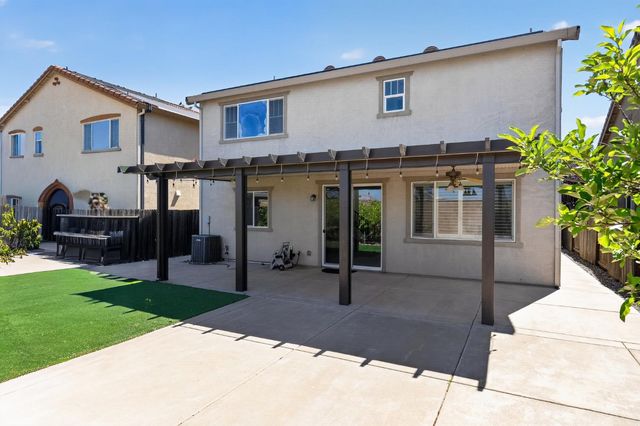 4076 Branigan Lake Way, Rancho Cordova, CA 95742