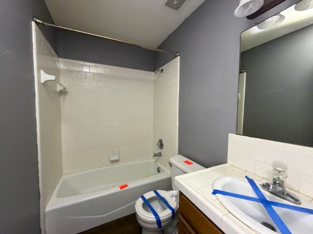 207 S Creek Street, Fredericksburg, TX 78624