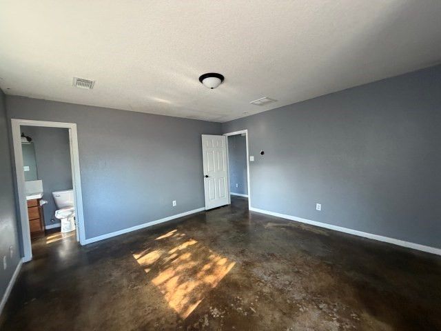 207 S Creek Street, Fredericksburg, TX 78624