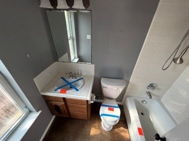 207 S Creek Street, Fredericksburg, TX 78624