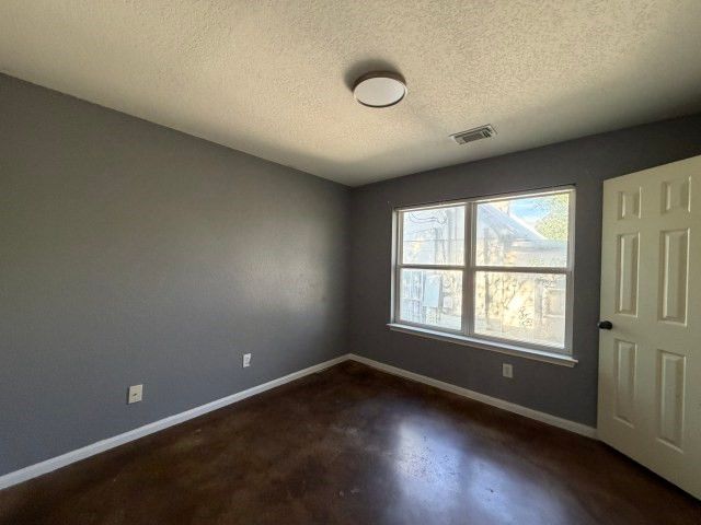 207 S Creek Street, Fredericksburg, TX 78624