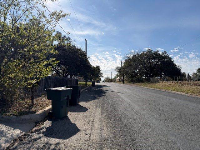 207 S Creek Street, Fredericksburg, TX 78624