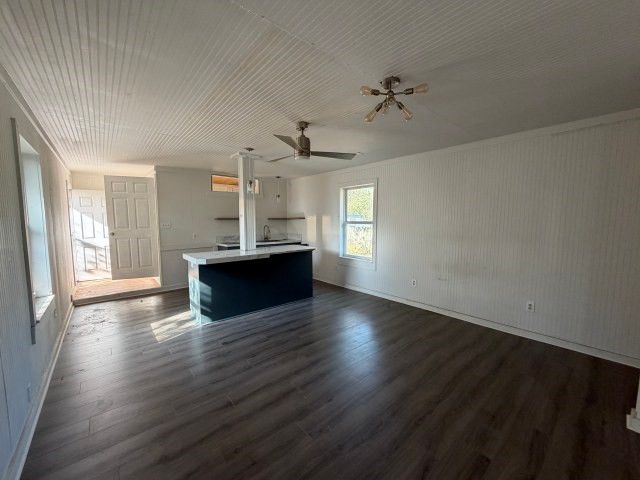 207 S Creek Street, Fredericksburg, TX 78624