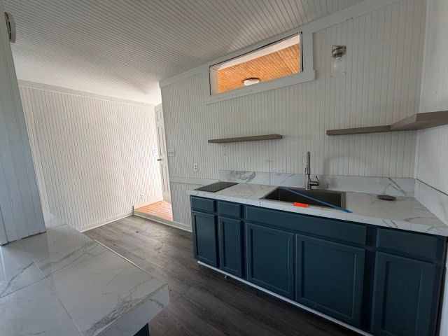 207 S Creek Street, Fredericksburg, TX 78624