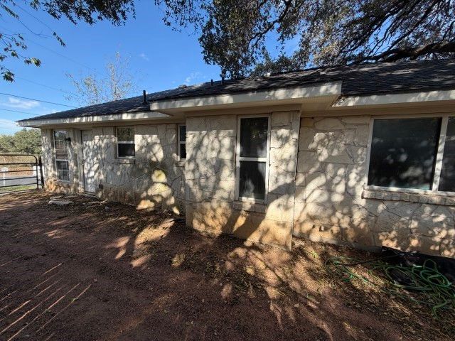 207 S Creek Street, Fredericksburg, TX 78624