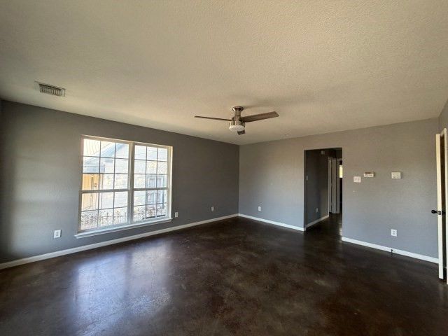 207 S Creek Street, Fredericksburg, TX 78624