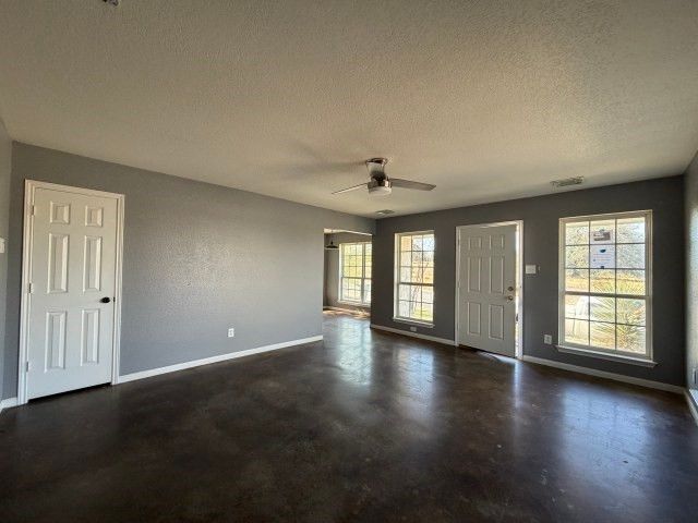 207 S Creek Street, Fredericksburg, TX 78624