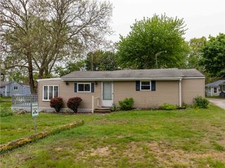 46 E Andrew Comstock Road, Warwick, RI 02886