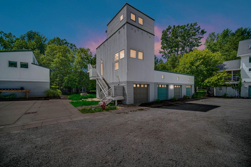 12 Tryon Farm Lane, Michigan City, IN 46360