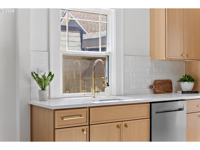 3521 Ne 69TH Ave, Portland, OR 97213