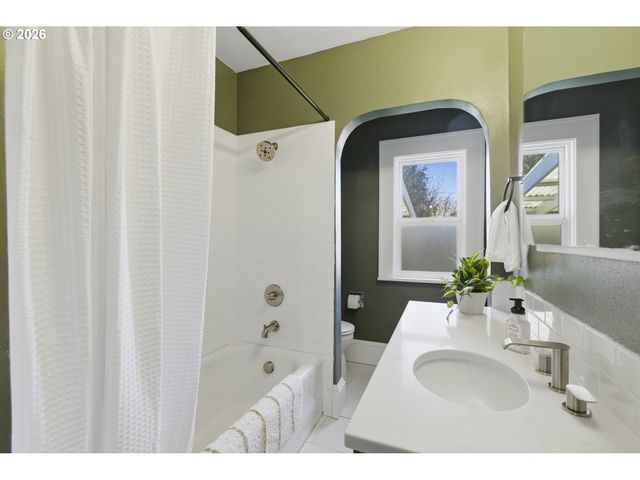 3521 Ne 69TH Ave, Portland, OR 97213