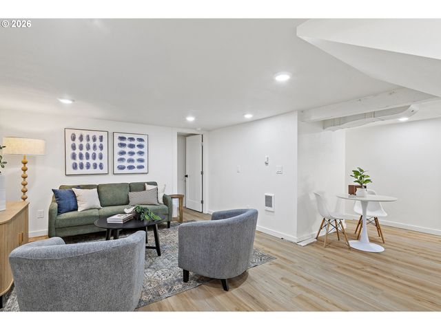 3521 Ne 69TH Ave, Portland, OR 97213