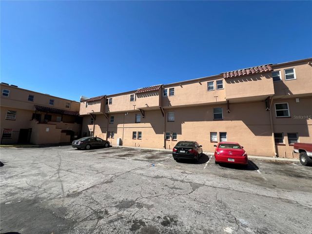 914 SW 8TH AVENUE 44, Gainesville, FL 32601