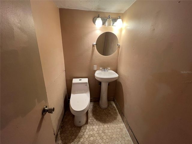 914 SW 8TH AVENUE 44, Gainesville, FL 32601