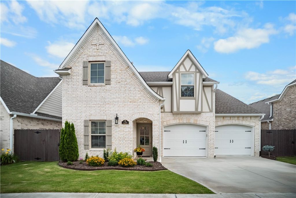 139 N Hawkstone Drive, Fayetteville, AR 72704