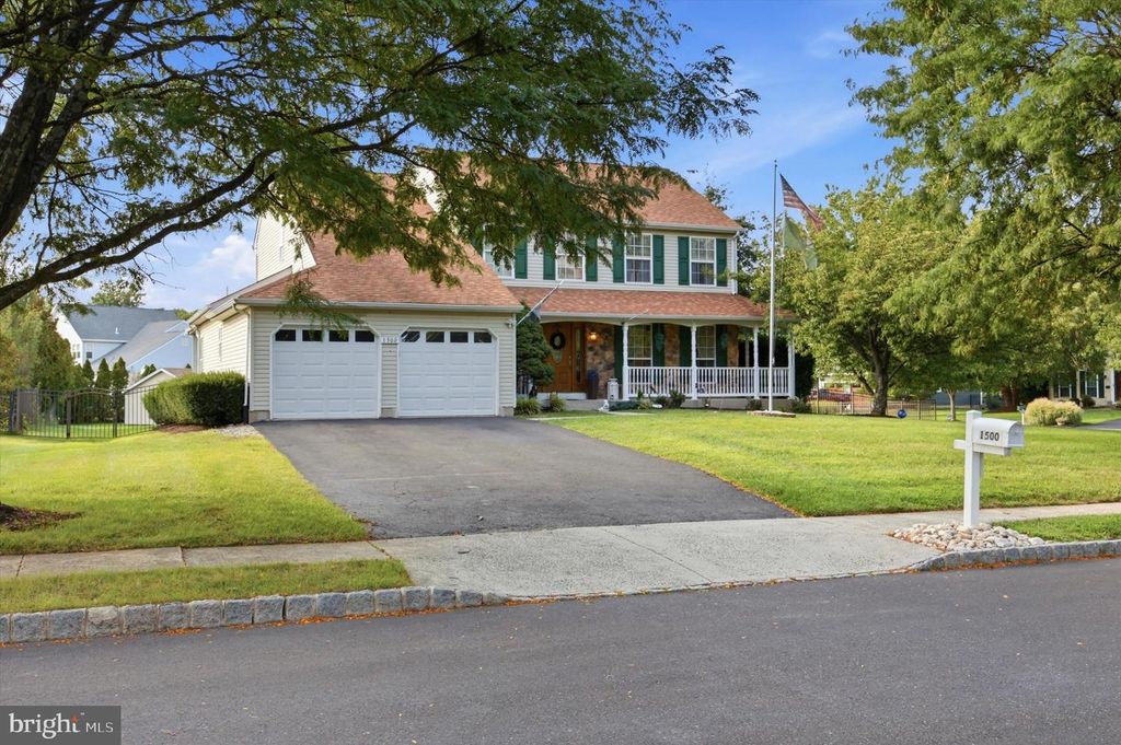 1500 LAUREL CIR, WARRINGTON, PA 18976 — exterior
