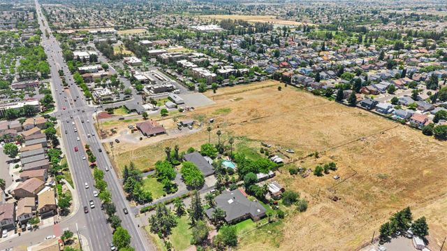 8240 Elk Grove Florin Rd, Sacramento, CA 95829