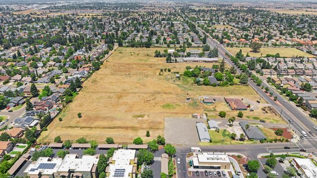 8240 Elk Grove Florin Rd, Sacramento, CA 95829