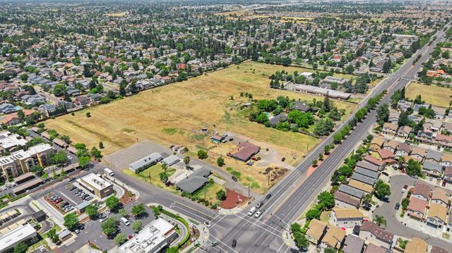8240 Elk Grove Florin Rd, Sacramento, CA 95829