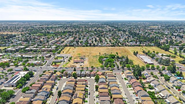 8240 Elk Grove Florin Rd, Sacramento, CA 95829