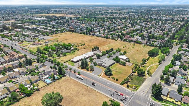 8240 Elk Grove Florin Rd, Sacramento, CA 95829