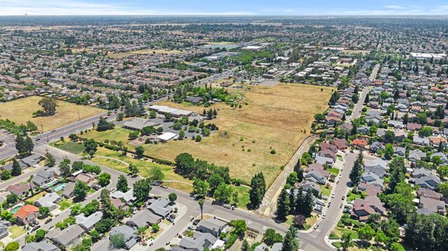 8240 Elk Grove Florin Rd, Sacramento, CA 95829