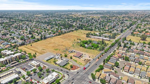 8240 Elk Grove Florin Rd, Sacramento, CA 95829