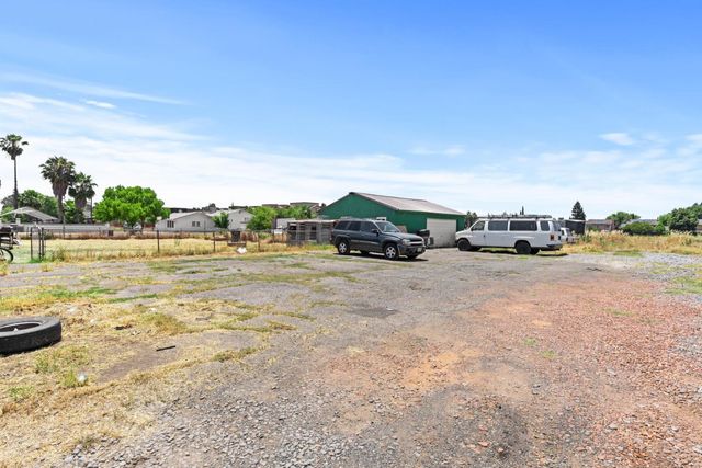 8240 Elk Grove Florin Rd, Sacramento, CA 95829