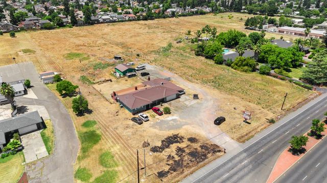 8240 Elk Grove Florin Rd, Sacramento, CA 95829