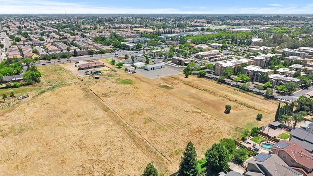 8240 Elk Grove Florin Rd, Sacramento, CA 95829