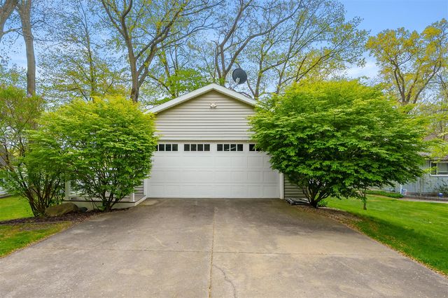 28015 North Street, Gobles, MI 49055