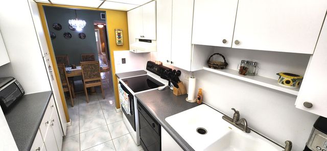 1042 N Dr Drive D, Delray Beach, FL 33445