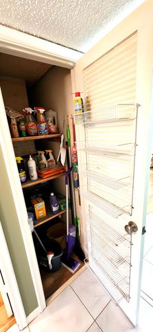 1042 N Dr Drive D, Delray Beach, FL 33445