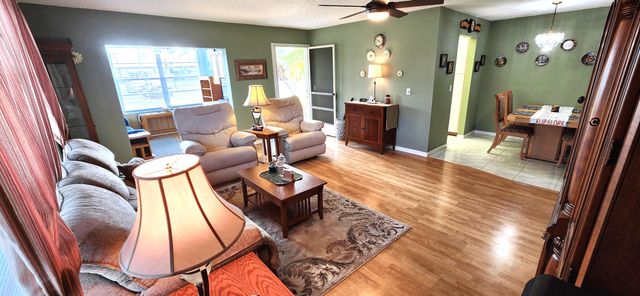 1042 N Dr Drive D, Delray Beach, FL 33445