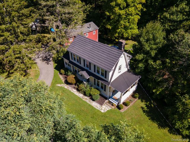 145 Drake Road, Pleasant Valley, NY 12569